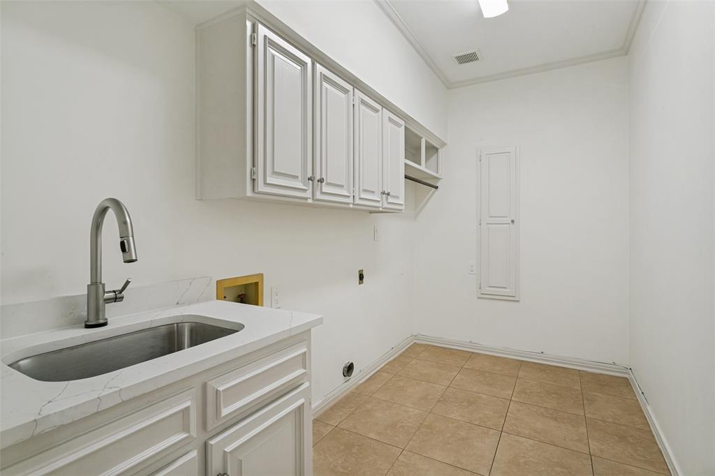 Woodland Hills Colleyville - Residential