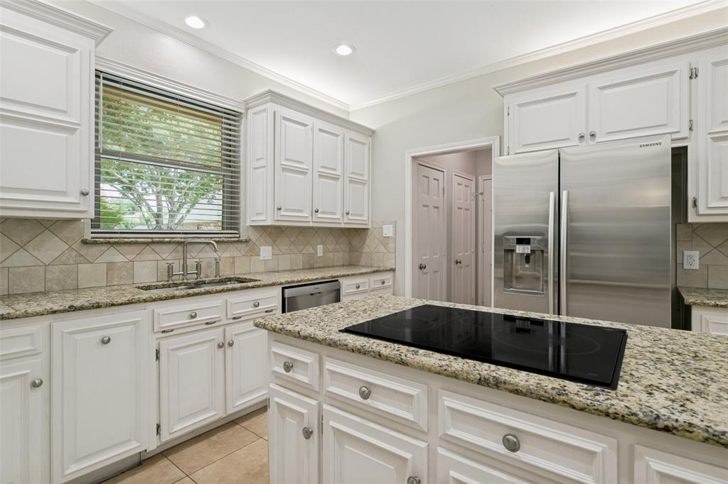 Woodland Hills Colleyville - Residential