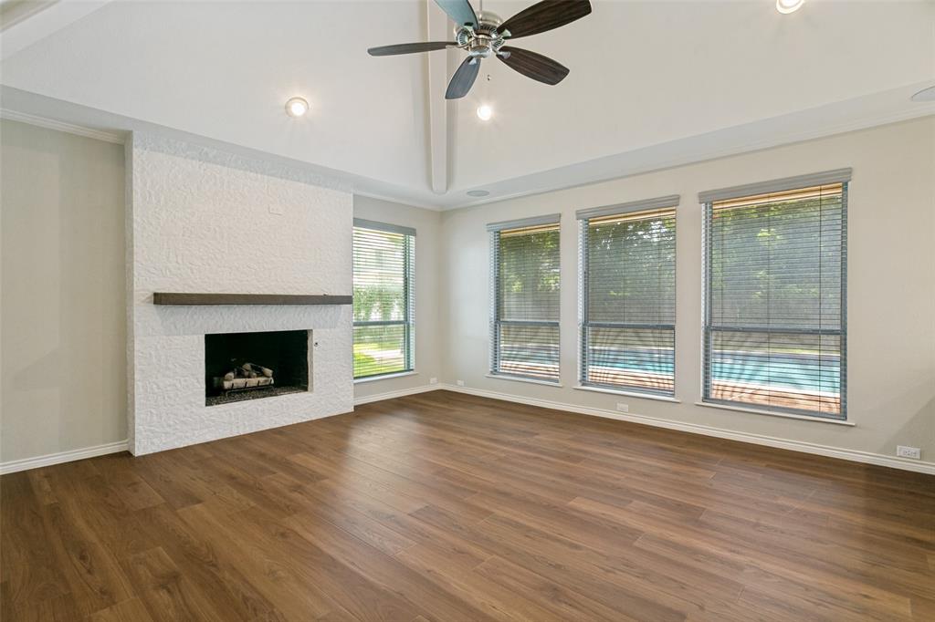Woodland Hills Colleyville - Residential