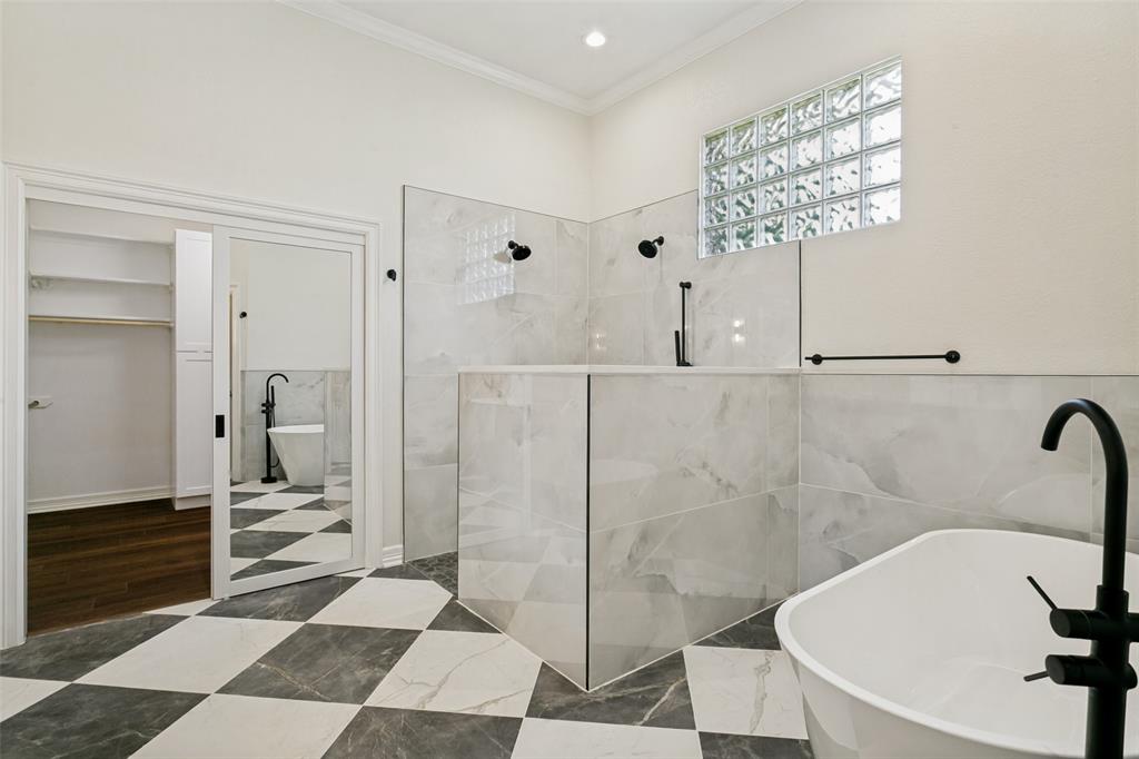 Woodland Hills Colleyville - Residential
