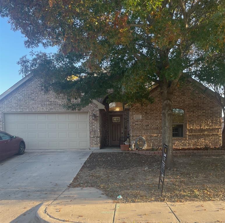 BEAUTIFUL UPDATED CUSTOM, GREAT LOCATION. 3-2-2, OVERSIZED BACK YARD TO HAVE A GARDEN OR ENJOY OUTDOOR ACTIVITIES! OPEN CONCEPT WITH SPLIT MASTER, UPDATED SHOWER, SOAKING TUB, AND GRANITE COUNTERS. HALL BATH BETWEEN TWO BEDROOMS WITH HANDCAPPED ACCOMMODATIONS, GRAB BARS, WALK IN SHOWER, FRESHLY REDONE. LUXURY PLANK WOOD LIKE FLRS THRU OUT. GRANITE COUNTERS, BREAKFAST BAR, UNDER COU TER LIGHTING! EATING AREA OFF KITCHEN. COULD BE FORMAL DINING.WBFP IN LARGE DEN. GREAT COVERED PATIO FOR YOUR COOKOUTS, YARD IS LANDSCAPED WITH SPRINKLER SYSTEM FRONT AND BACK. CLOSE TO SHOPPING AND GREAT EATING PLACES, EASY ACCESS TO I 20. PERFECT HOME THAT'S SINGLE STORY!