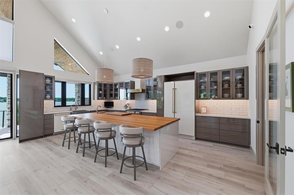 Bushwhacker Peninsula Sub - Residential