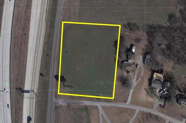 Prime Commercial Development Opportunity in Corsicana! Located on the high-visibility NE corner of S. IH-45 and SECR 0025, this 2.835-acre tract offers an exceptional location for your next business venture. With over 350 feet of frontage along the IH-45 service road and 250+ feet along SECR 0025, this property provides excellent accessibility and exposure to heavy traffic. Surrounded by national retailers and restaurants including Home Depot, Chili’s, Whataburger, Applebee’s, and the famous Collin Street Bakery, this site is positioned in one of Corsicana’s most active commercial corridors. Ideal for a restaurant, retail center, or professional office. Billboard easement in place – billboard to be retained by seller. Don’t miss this unique opportunity to build your business in a growing area with strong consumer traffic and established neighboring brands.
