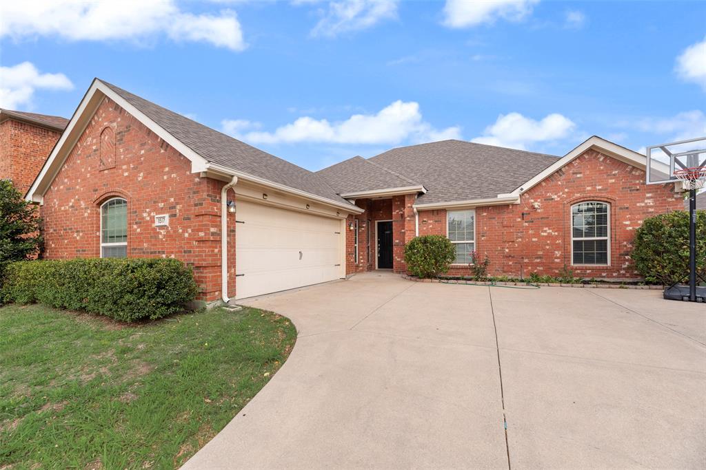 Welcome to this charming home located in the highly sought-after South Arlington neighborhood! Situated at 1517 White Willow Ln, this property features a BRAND NEW ROOF that has just been installed! Meticulously maintained, it boasts a generous open-concept design, with inviting living spaces perfect for both daily activities and relaxation. The additional bedrooms offer versatile options for guests, a home office, or adapting to your growing needs. Venture outside to discover a secluded backyard, ideal for tranquil evenings, weekend cookouts, or unwinding after a long day. Nestled in the 76002 area, this home is part of the esteemed Mansfield Independent School District, providing excellent educational opportunities alongside everyday conveniences. Enjoy quick access to major highways, ensuring easy commutes throughout Arlington, Mansfield, and the wider DFW region. With shopping, dining, and entertainment just minutes away, this property strikes the perfect balance of comfort and accessibility!