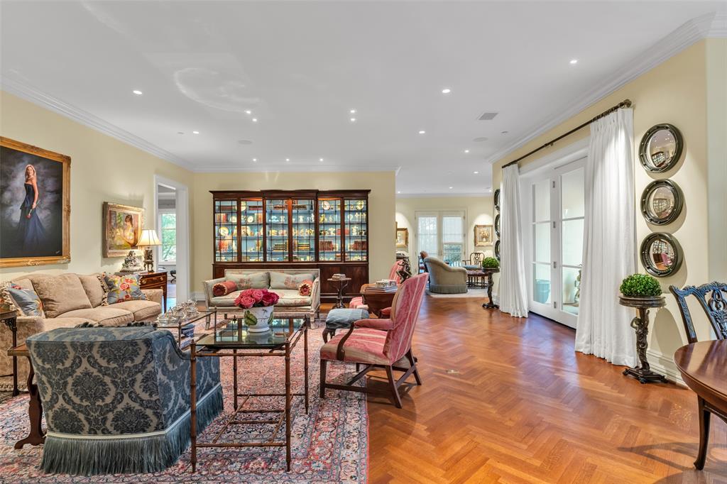Edgemere On The Pkwy - Residential