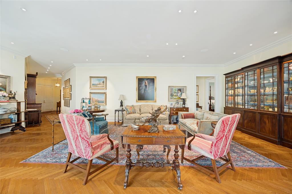 Edgemere On The Pkwy - Residential