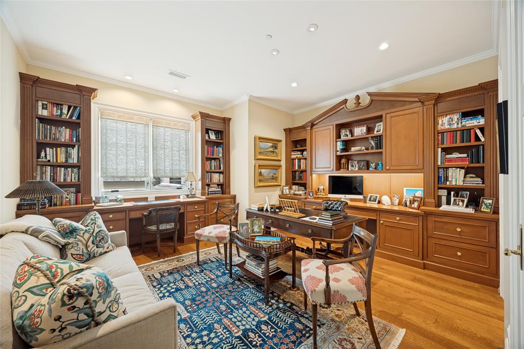 Edgemere On The Pkwy - Residential