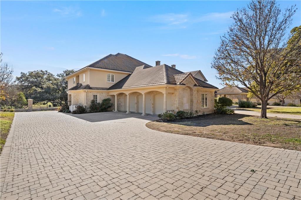 Fish Pond Club - Residential