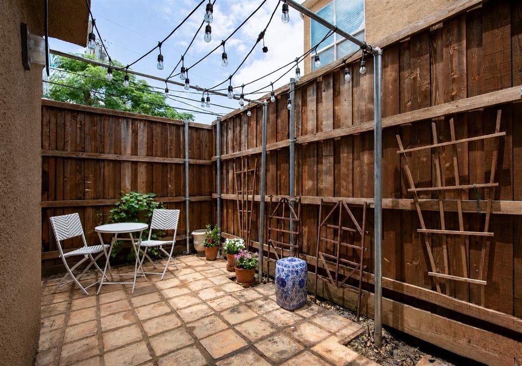 Holland Ave Condo 4015-4025 - Residential