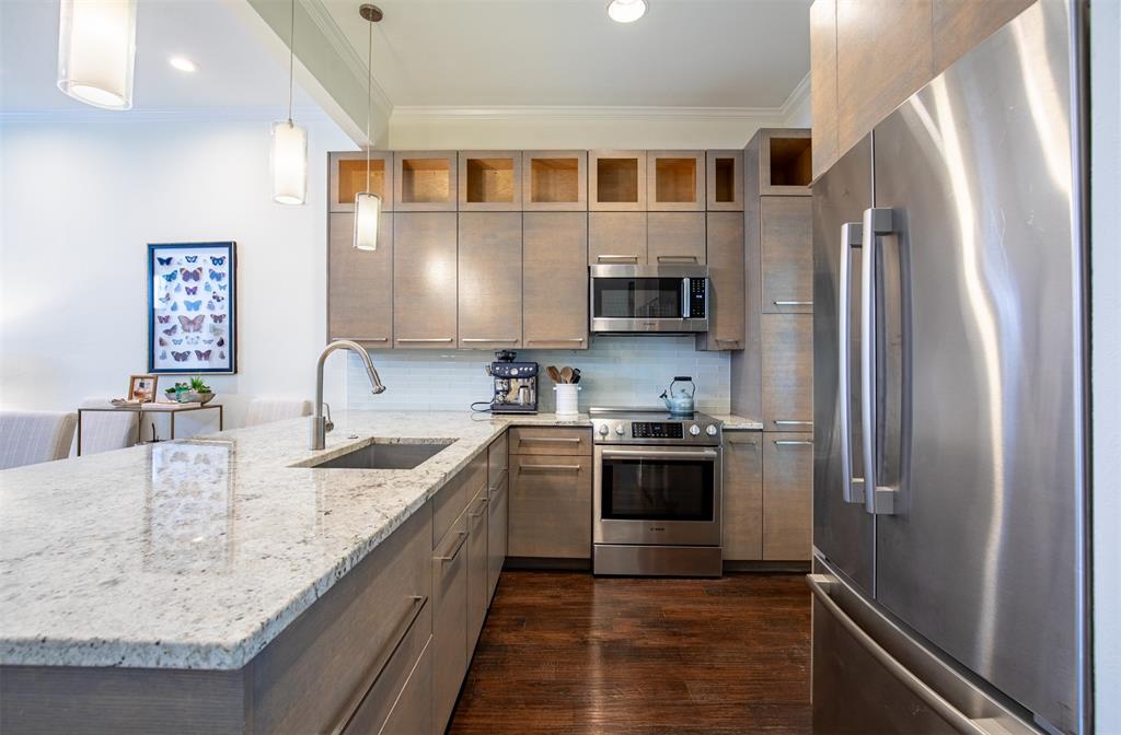 Holland Ave Condo 4015-4025 - Residential