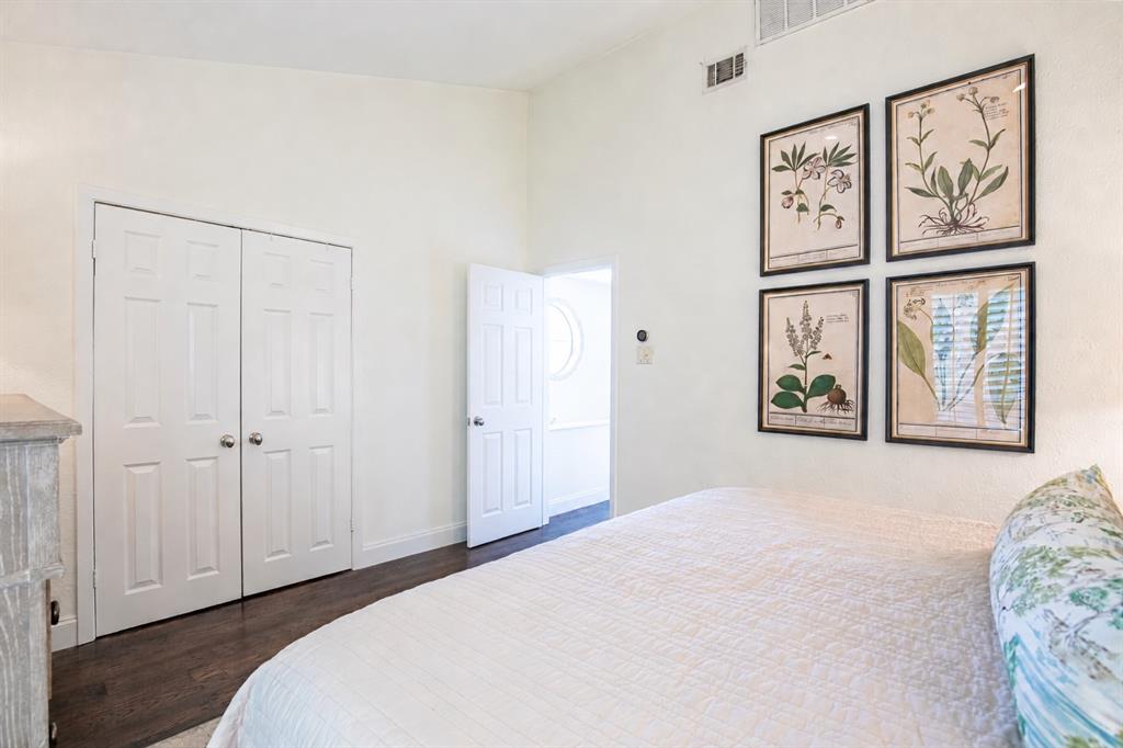 Holland Ave Condo 4015-4025 - Residential