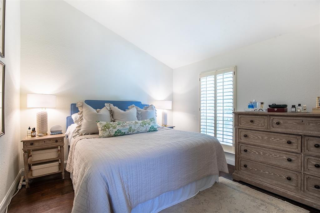 Holland Ave Condo 4015-4025 - Residential