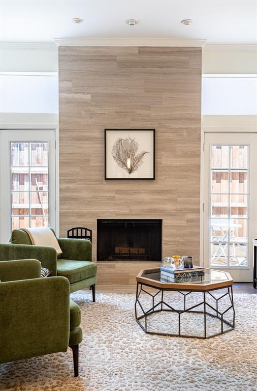 Holland Ave Condo 4015-4025 - Residential