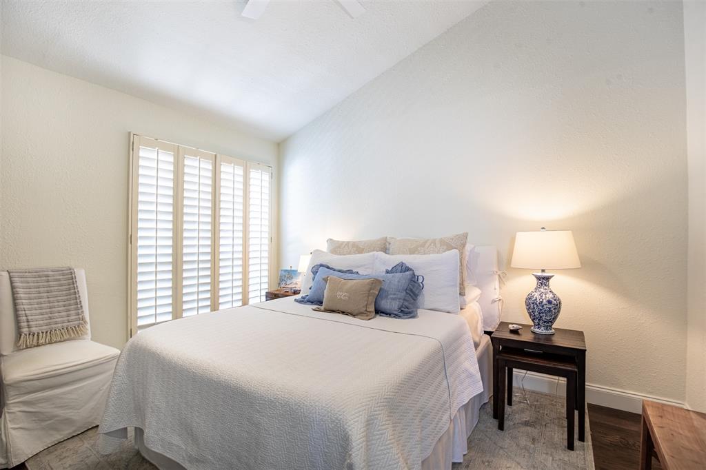 Holland Ave Condo 4015-4025 - Residential