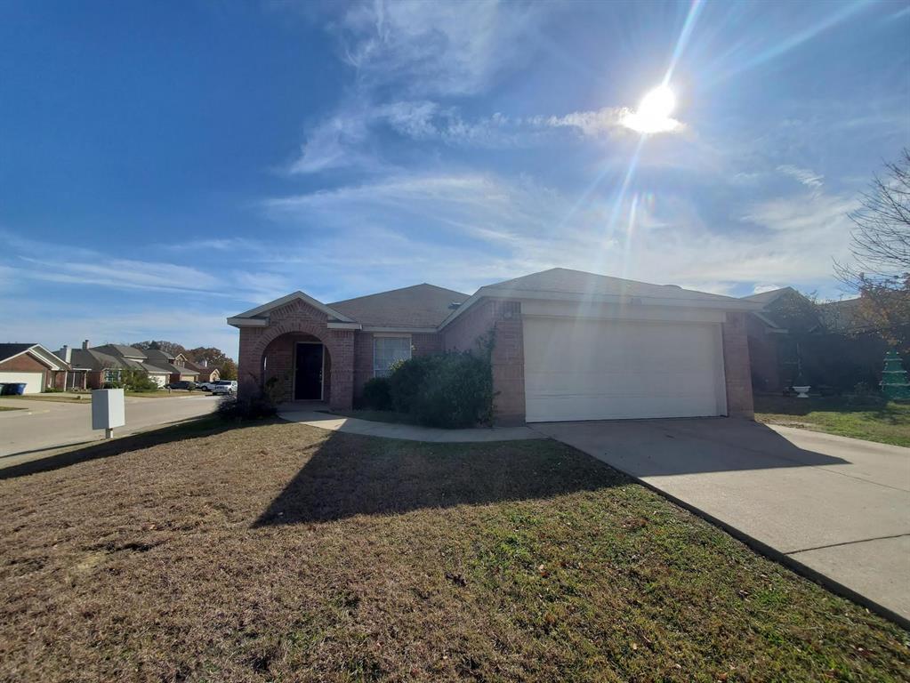 Spacious 4 bedroom home over 1500 sqft. Open floor plan with kitchen bar.  This home includes a bonus room for an office.  Call to view today!  No smoking inside property.  Rental ins. required