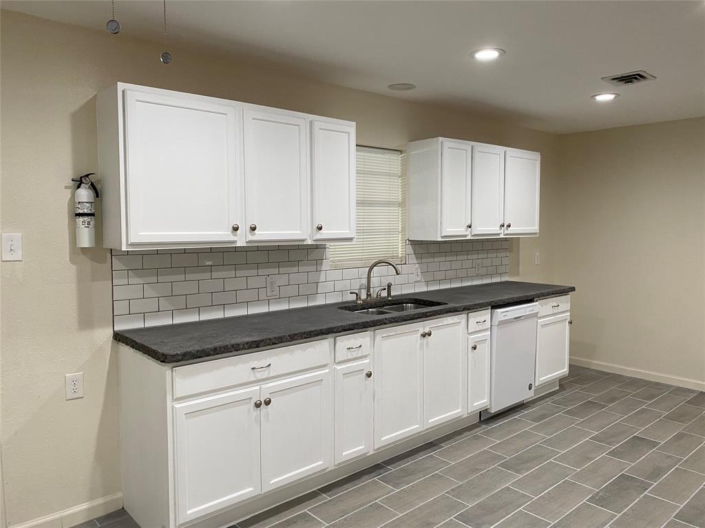 East Irving Heights - Residential Lease