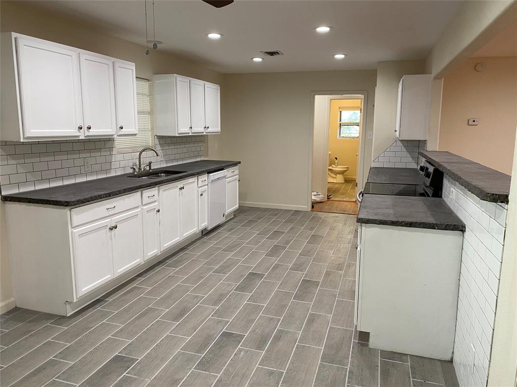 East Irving Heights - Residential Lease