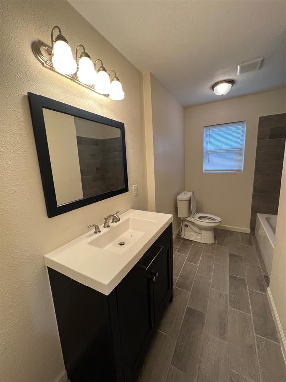 East Irving Heights - Residential Lease