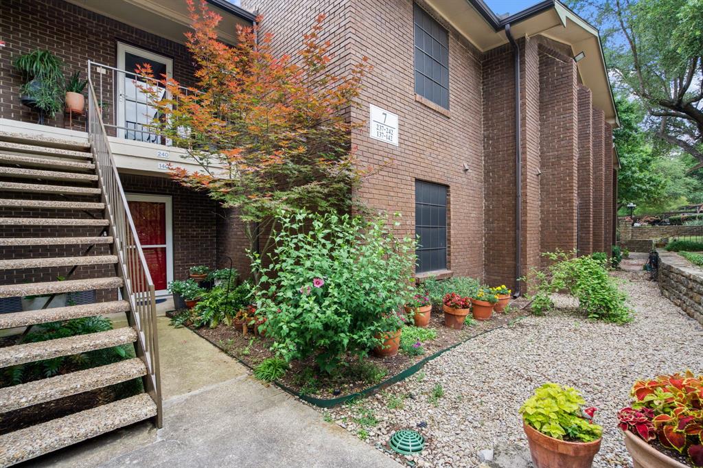 Wedglea Place Condo - Residential