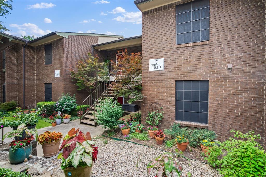 Wedglea Place Condo - Residential