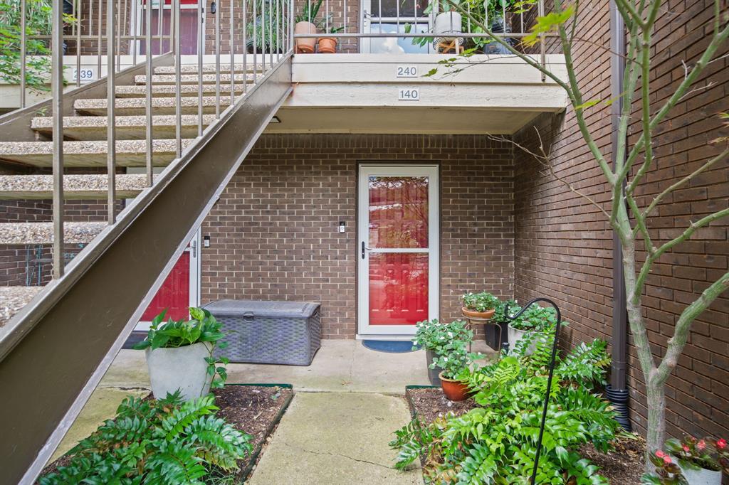 Wedglea Place Condo - Residential