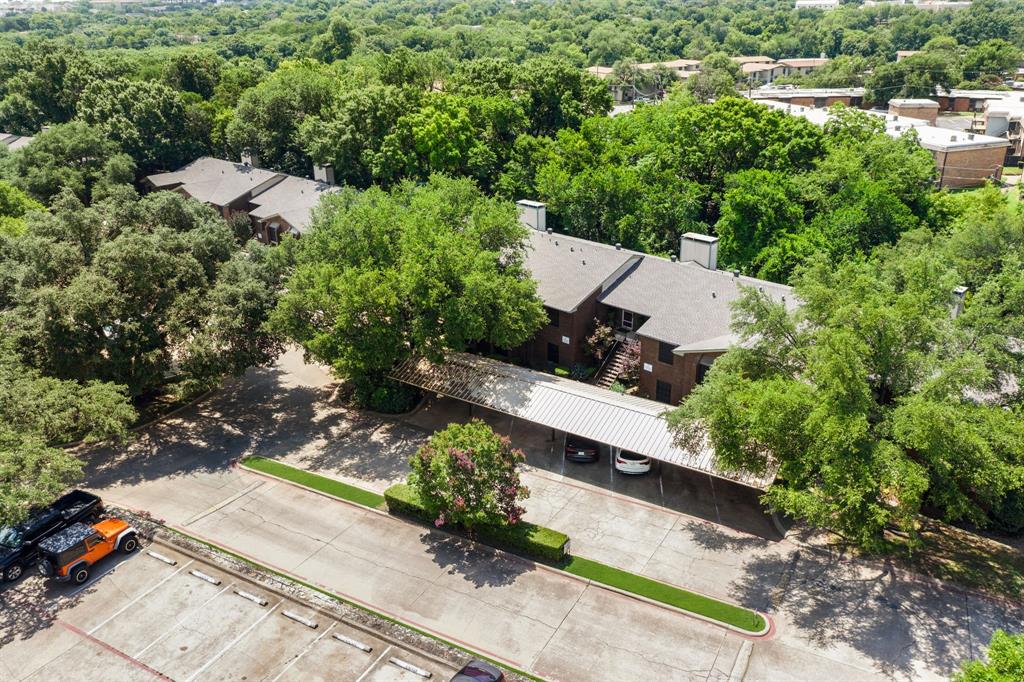 Wedglea Place Condo - Residential