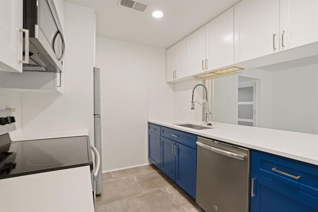 Wedglea Place Condo - Residential