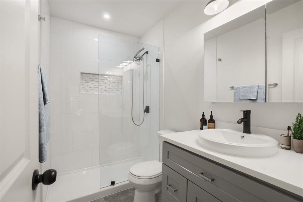 Wedglea Place Condo - Residential