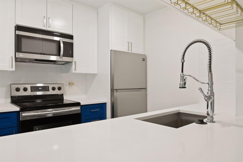 Wedglea Place Condo - Residential