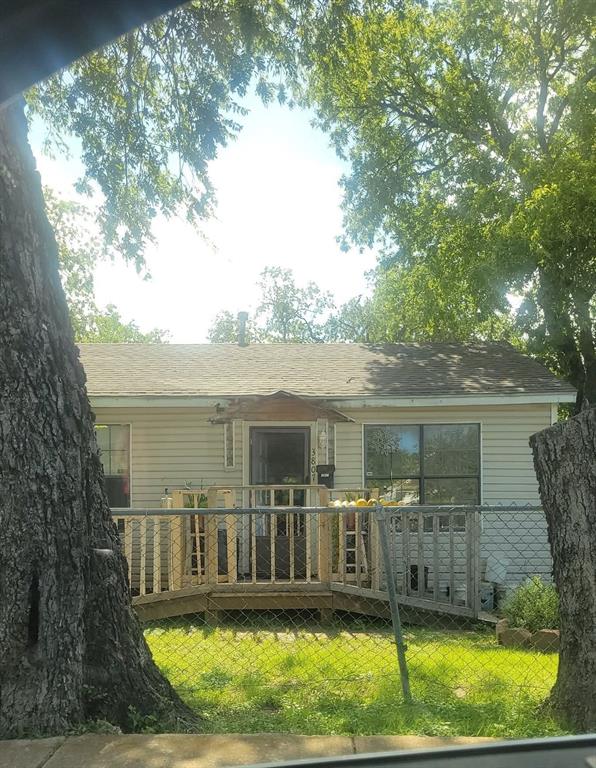 Awesome investment opportunity in Fort Worth. Over-sized lot, house is sound but needs updating. No HOA! Great location minutes from 820, Lockheed, Stockyards and downtown Fort Worth. Bring your building plans, vision and tools, this is an investors dream!