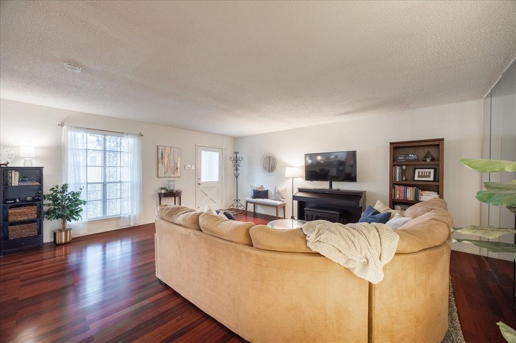 La Fontaine Condo - Residential