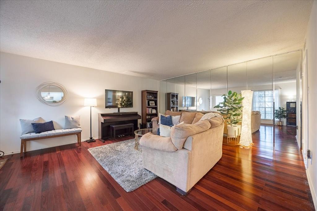 La Fontaine Condo - Residential