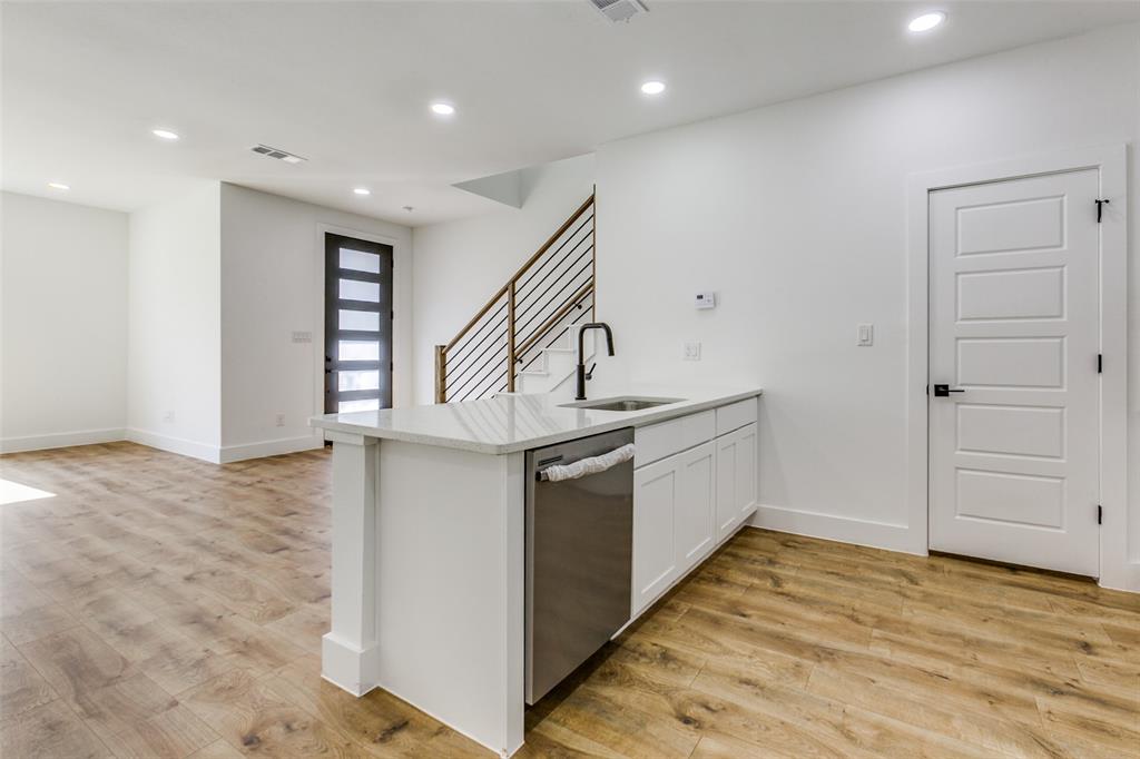 Timberleaf Lane TWNHMS - Residential