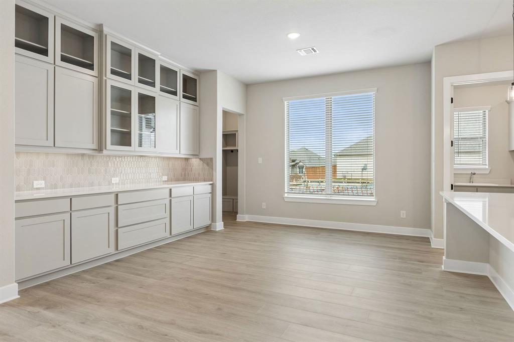 Karis - Residential