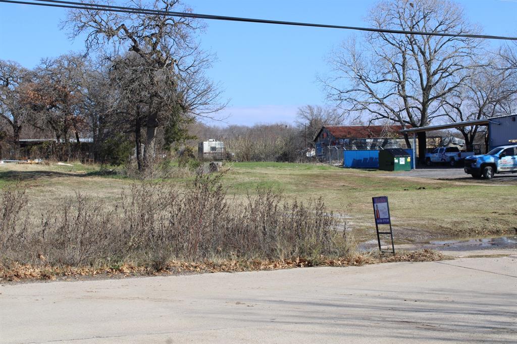 Vacant commercial lot 0.95 acre, water and electric already on the lot. The property was being used as a private water well company, the well is not currently usable. This is the last remaining lot available in the industrial park
The information provided is deemed reliable but not guaranteed. Buyers and buyers agents please verify all information independently.