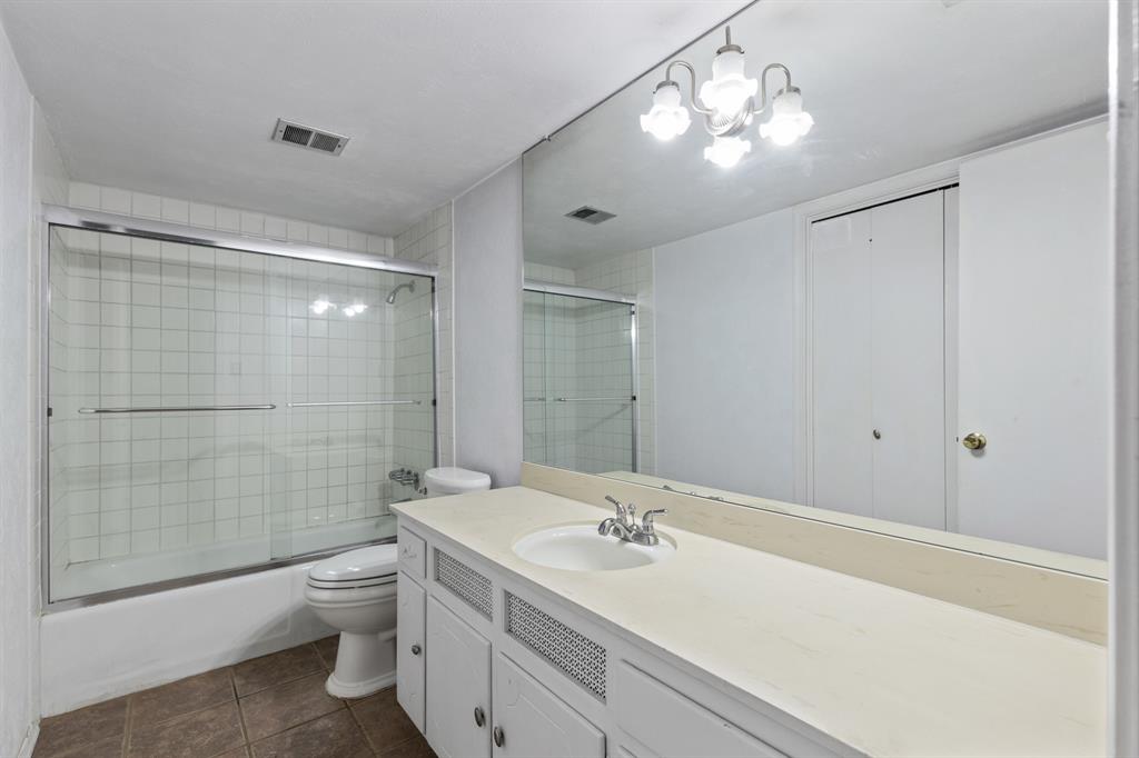 Ridglea Estate Condo - Residential