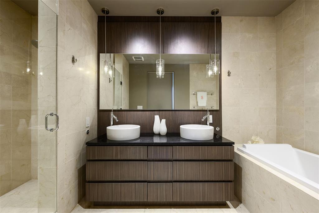 The House Condos - Residential