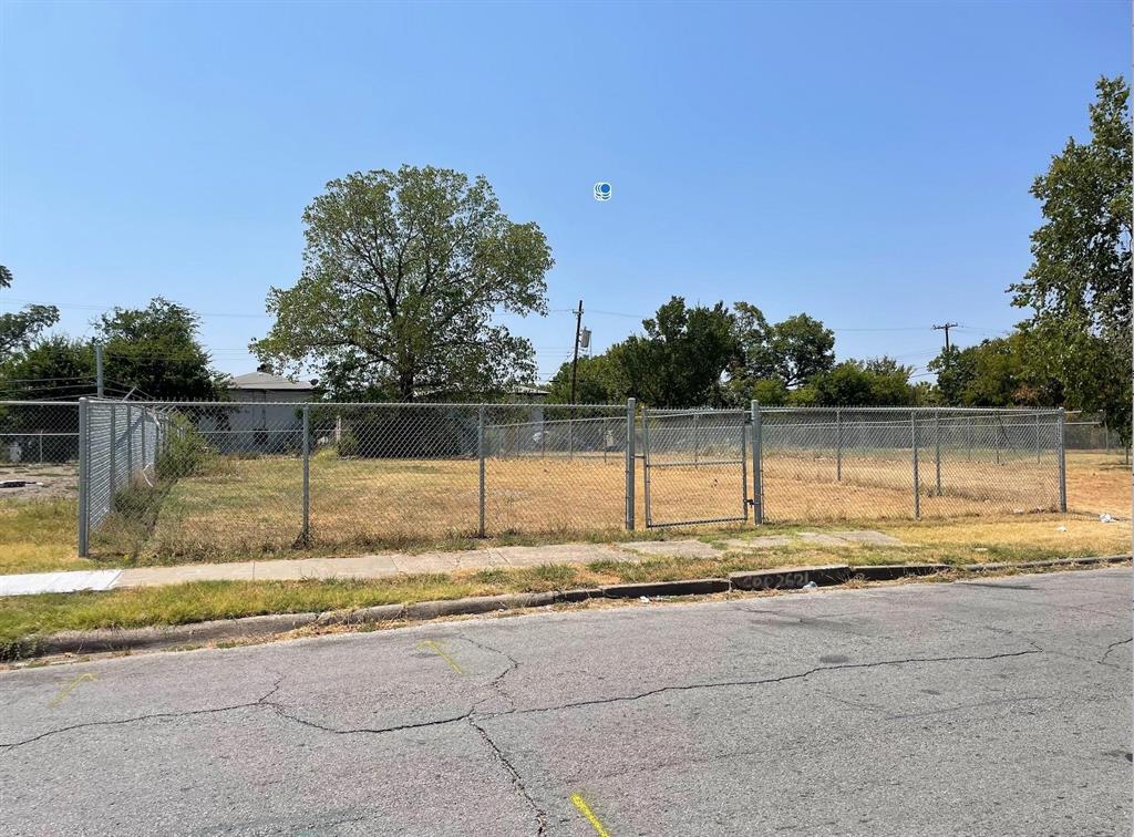 Barnes & Mitchells Grand Ave - Land