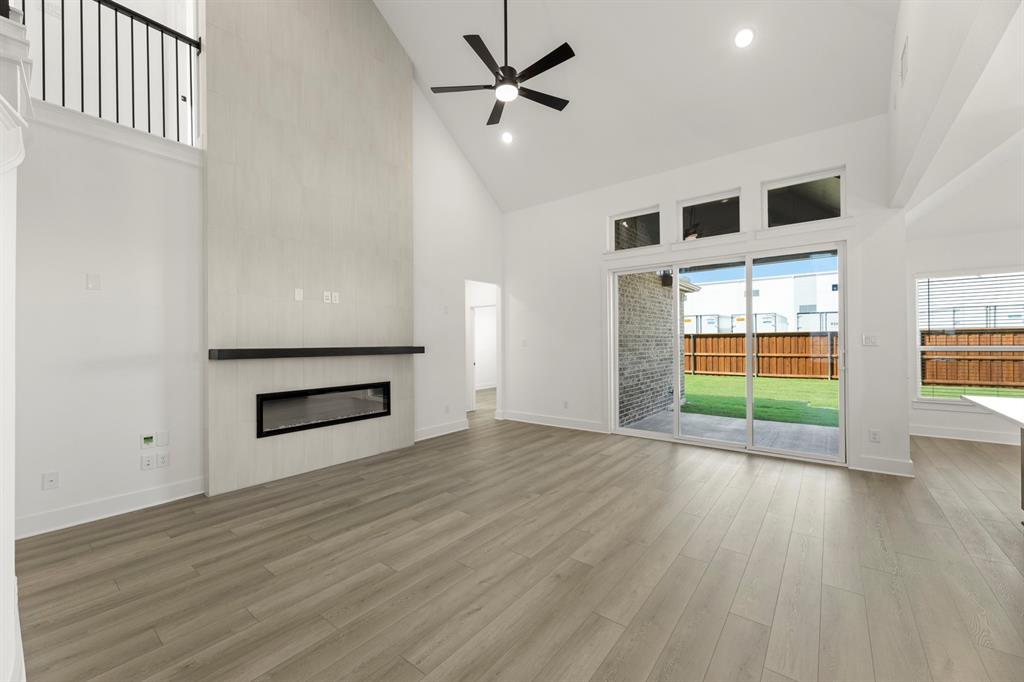 Las Lomas - Residential