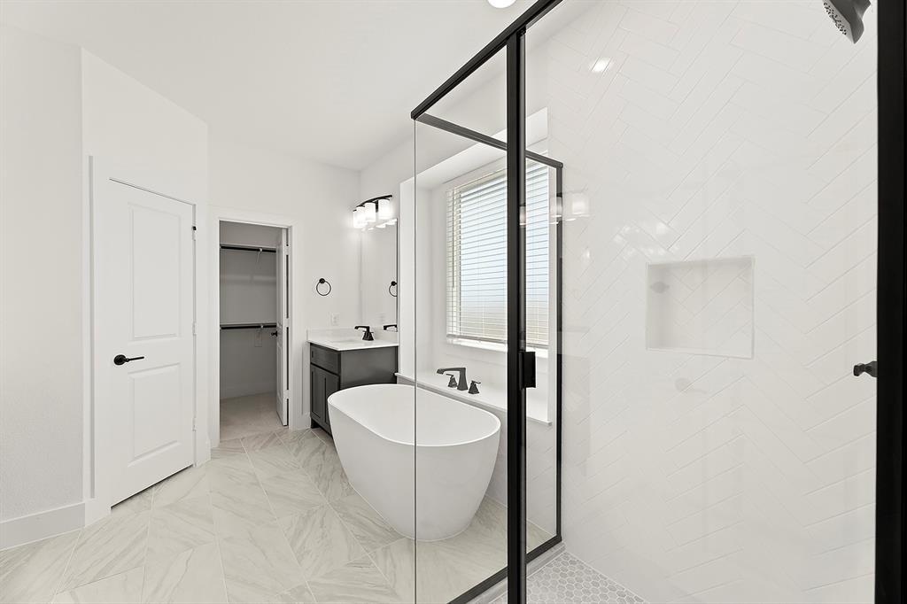 Las Lomas - Residential