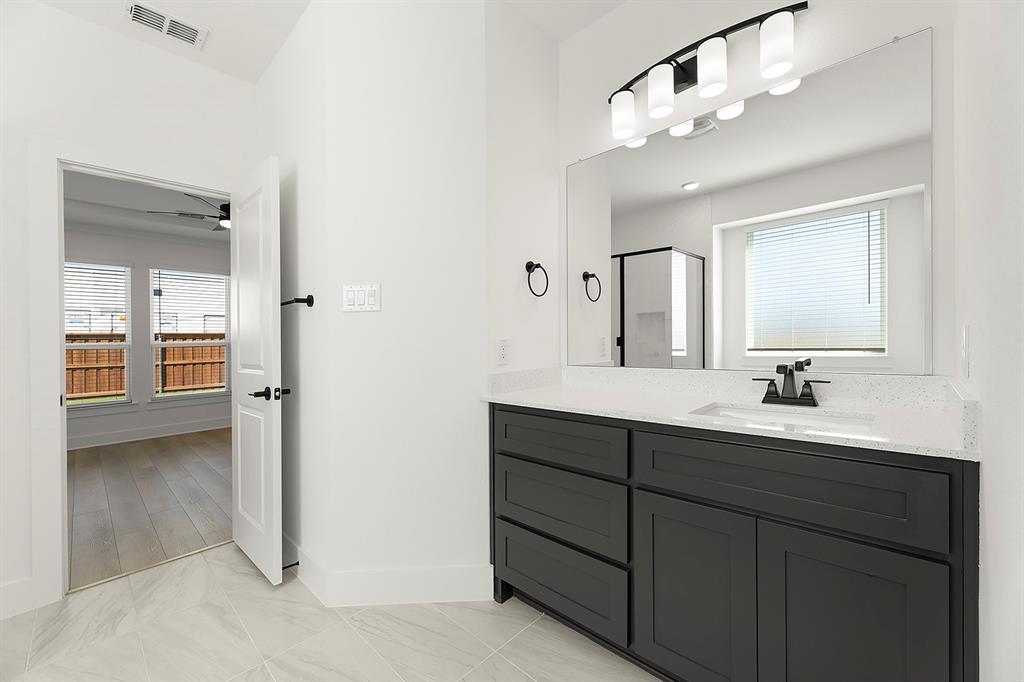 Las Lomas - Residential