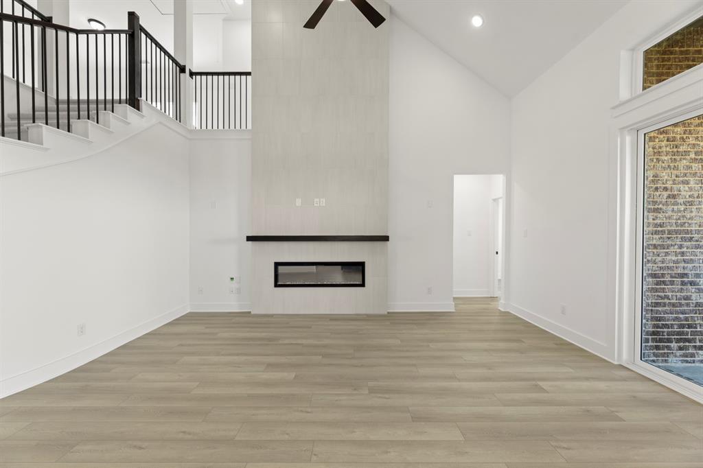 Las Lomas - Residential