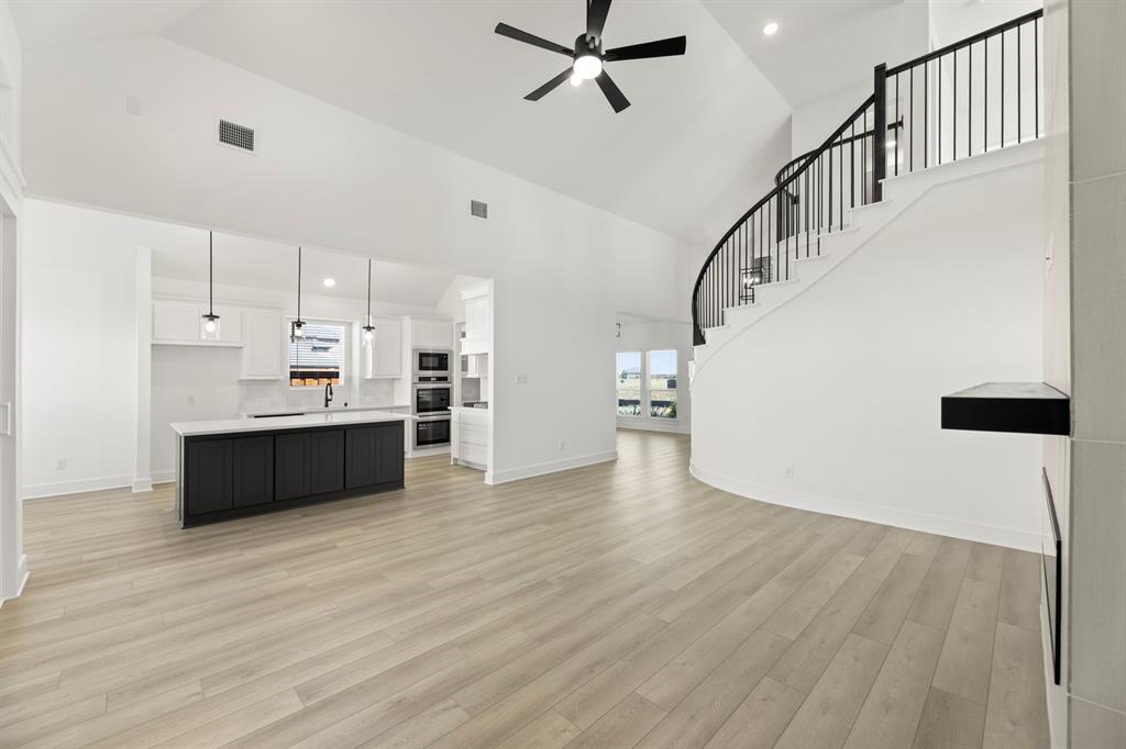 Las Lomas - Residential