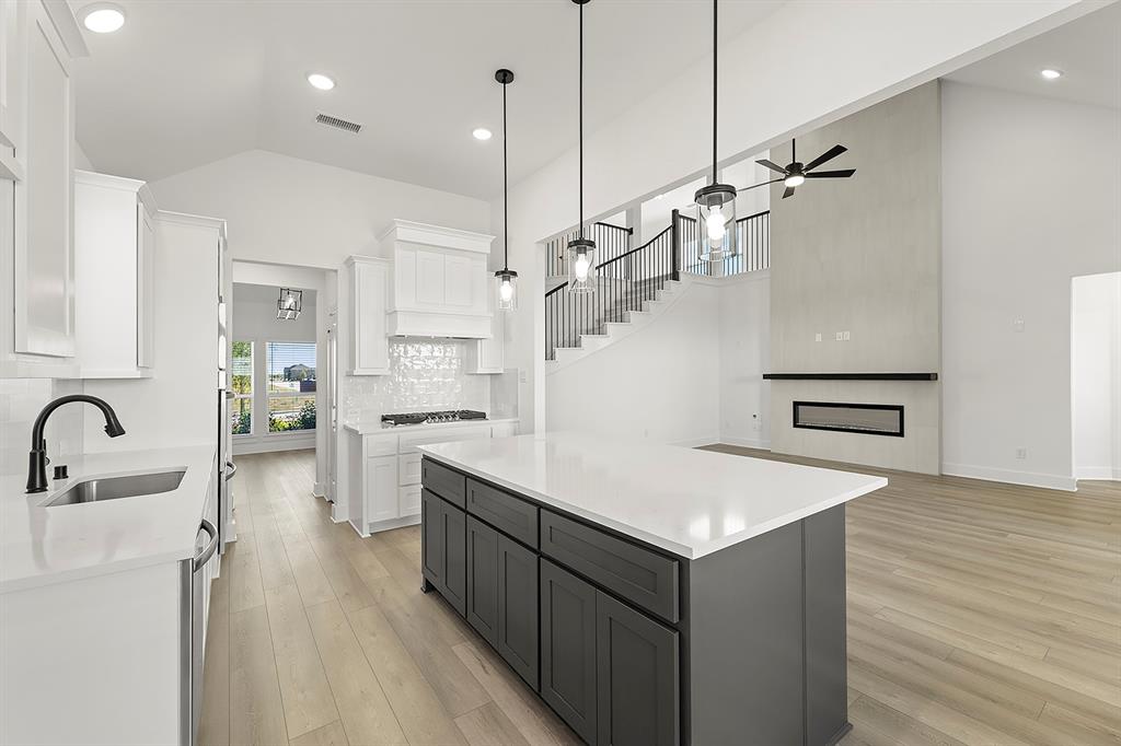 Las Lomas - Residential