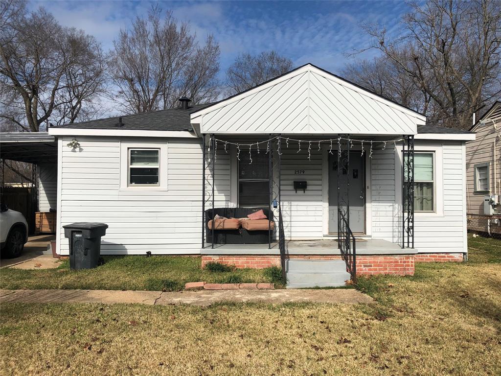 Great home in the heart of Bossier! This home is currently tenant occupied with a month to month lease but would also make a great starter home. It has 2 bedrooms and 1 bathroom. Located in a wonderful neighborhood, this is a true diamond in the rough.