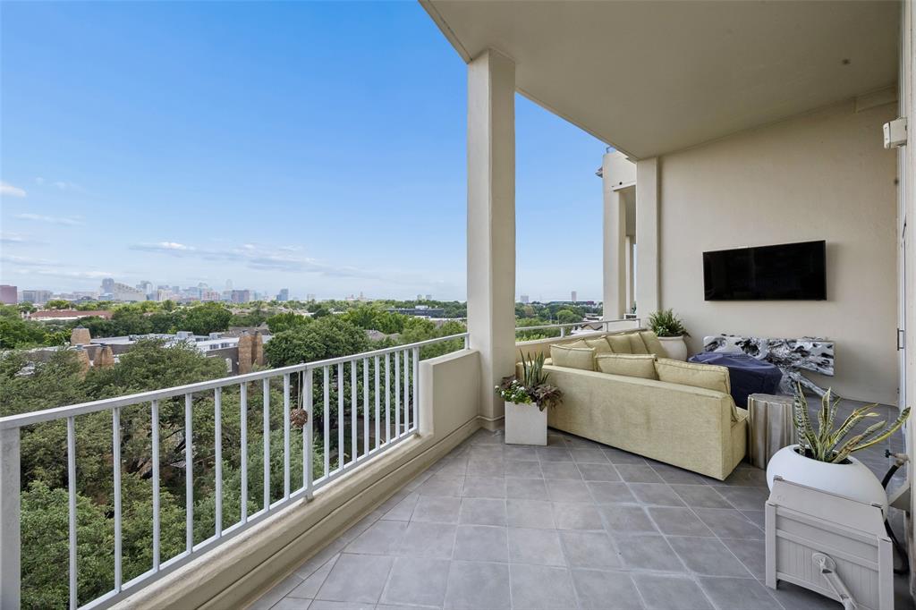 Park Plaza Condo - Residential