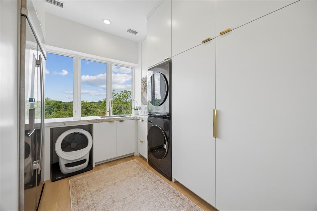 Park Plaza Condo - Residential