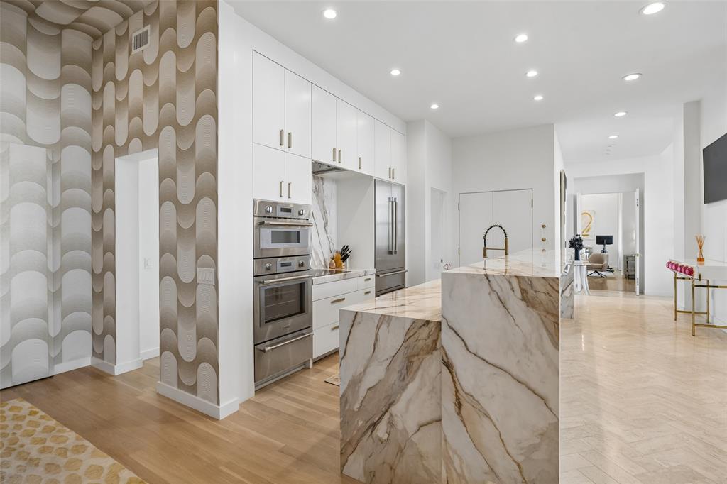 Park Plaza Condo - Residential