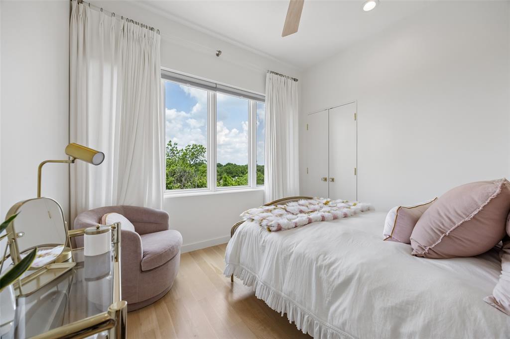 Park Plaza Condo - Residential