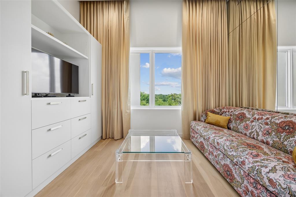 Park Plaza Condo - Residential
